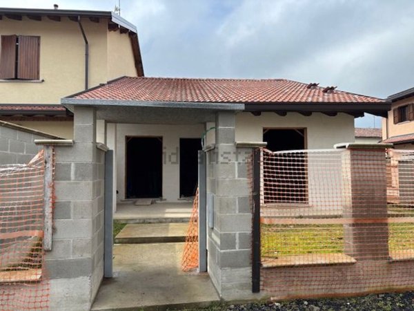 casa indipendente in vendita a Gravellona Lomellina