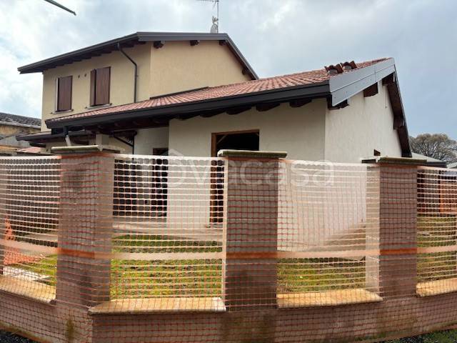 casa indipendente in vendita a Gravellona Lomellina