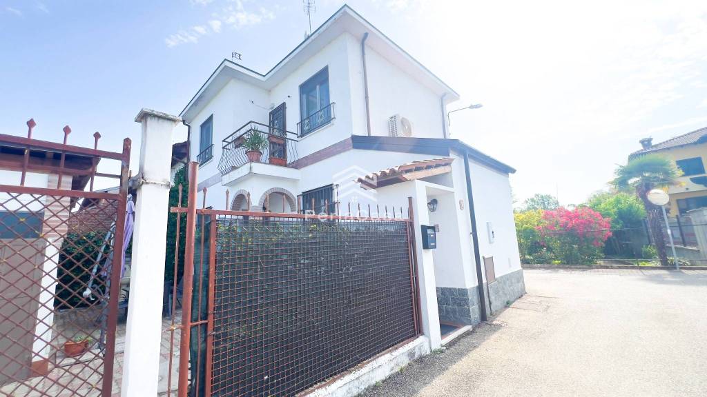 casa indipendente in vendita a Gravellona Lomellina