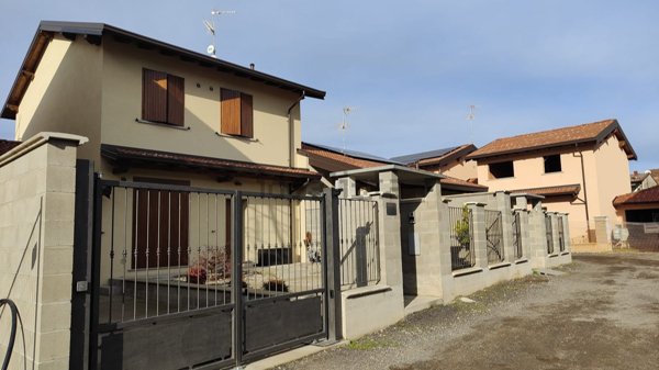 casa indipendente in vendita a Gravellona Lomellina