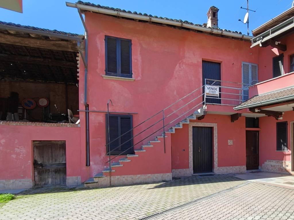 casa indipendente in vendita a Gravellona Lomellina in zona Barbavara
