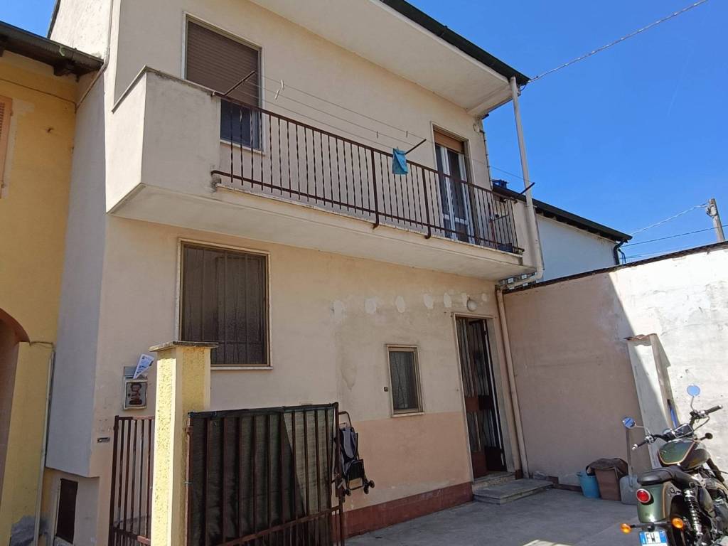 casa indipendente in vendita a Gravellona Lomellina