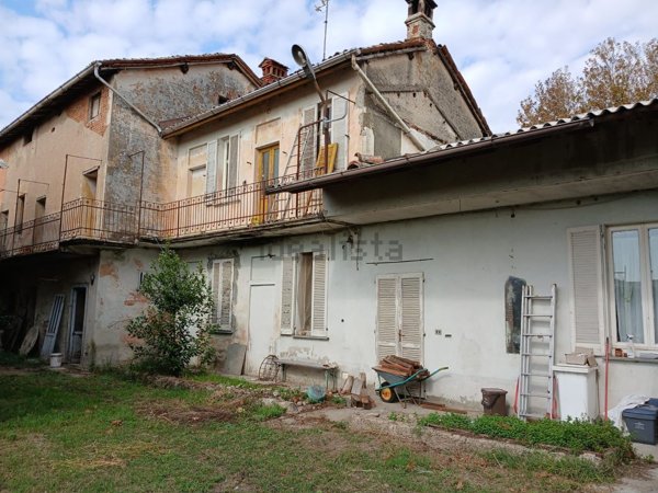negozio in vendita a Gravellona Lomellina in zona Barbavara