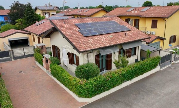casa indipendente in vendita a Gravellona Lomellina
