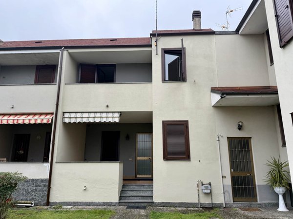 casa indipendente in vendita a Gravellona Lomellina in zona Barbavara