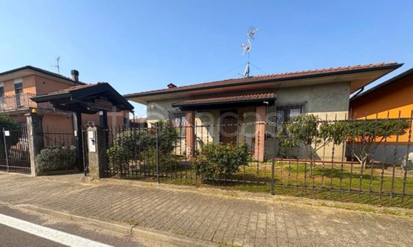 casa indipendente in vendita a Gropello Cairoli