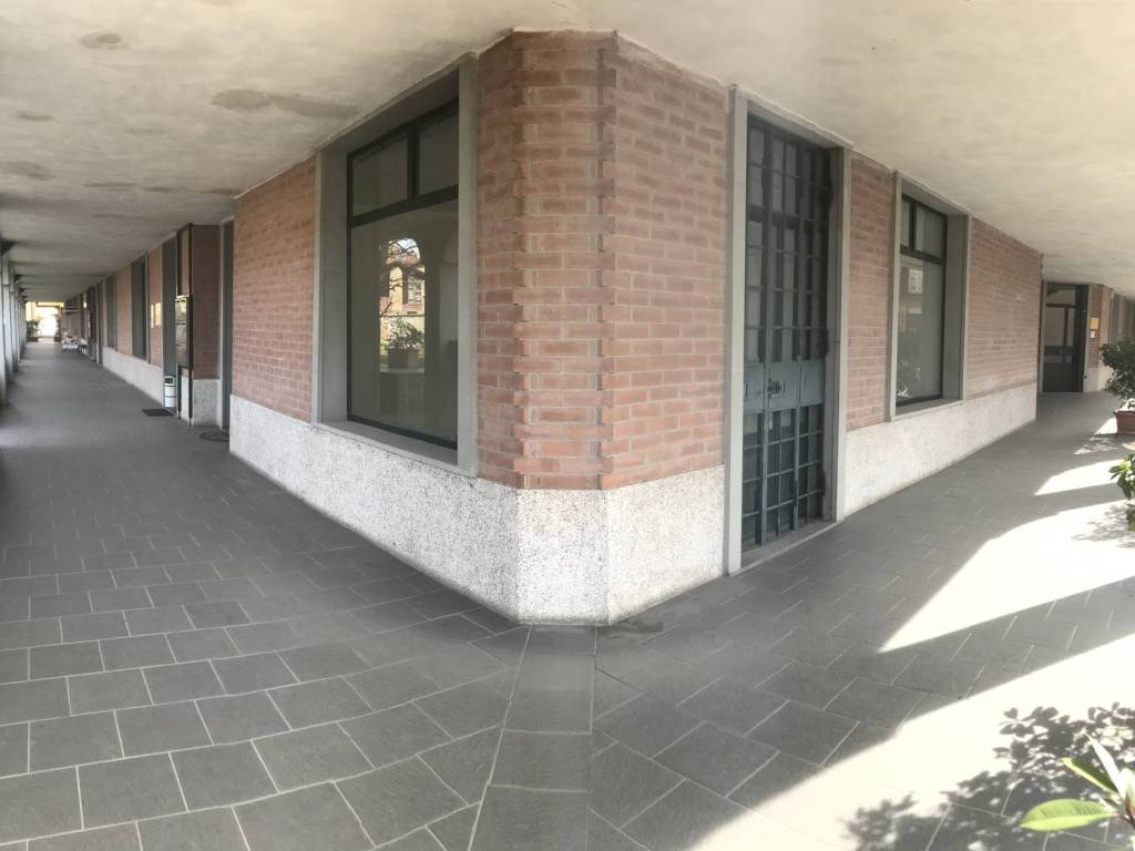 negozio in vendita a Gropello Cairoli