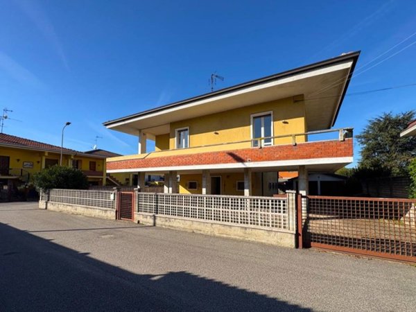 casa indipendente in vendita a Gropello Cairoli