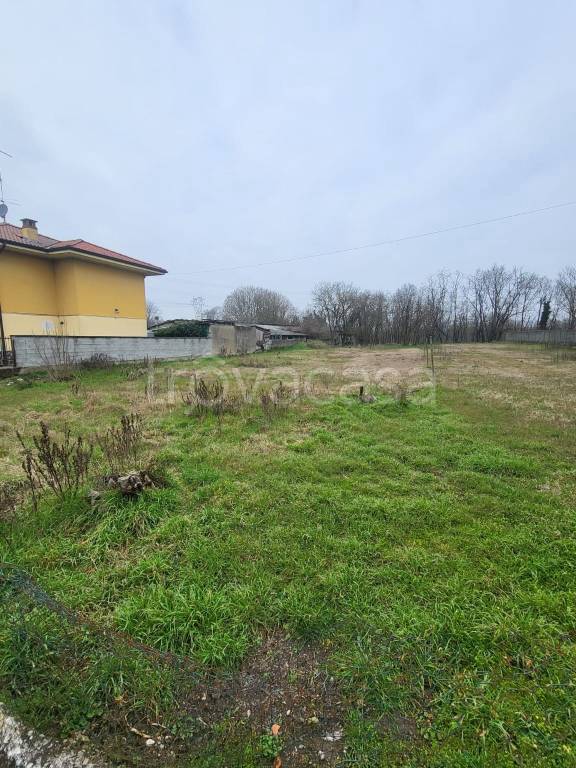 terreno edificabile in vendita a Gropello Cairoli