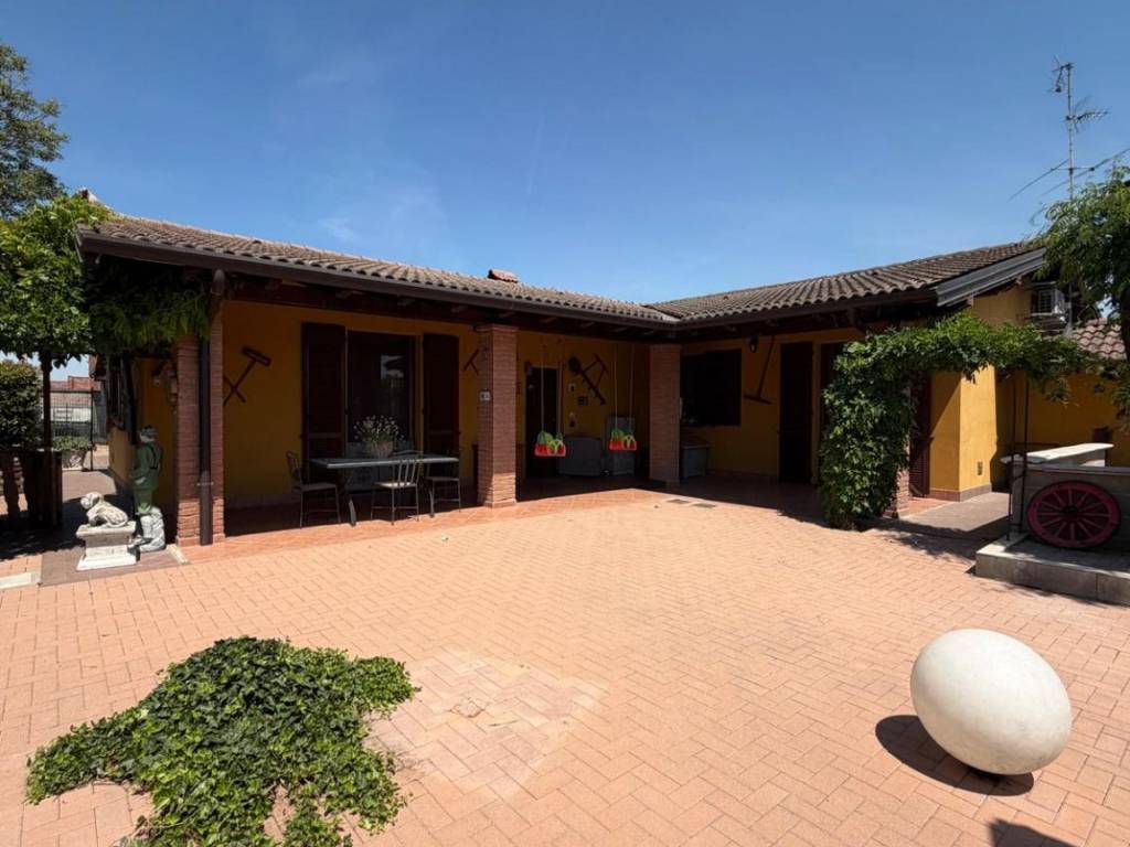 casa indipendente in vendita a Gropello Cairoli