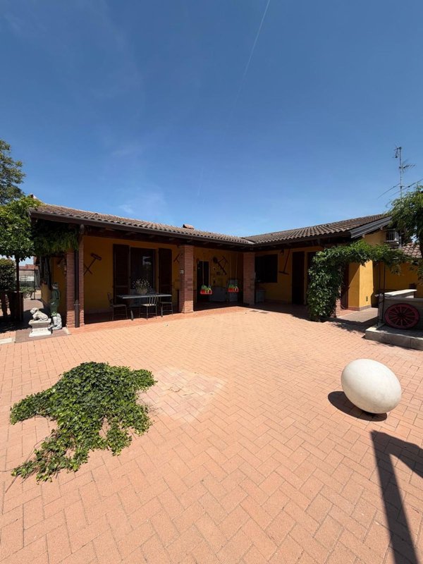 casa indipendente in vendita a Gropello Cairoli