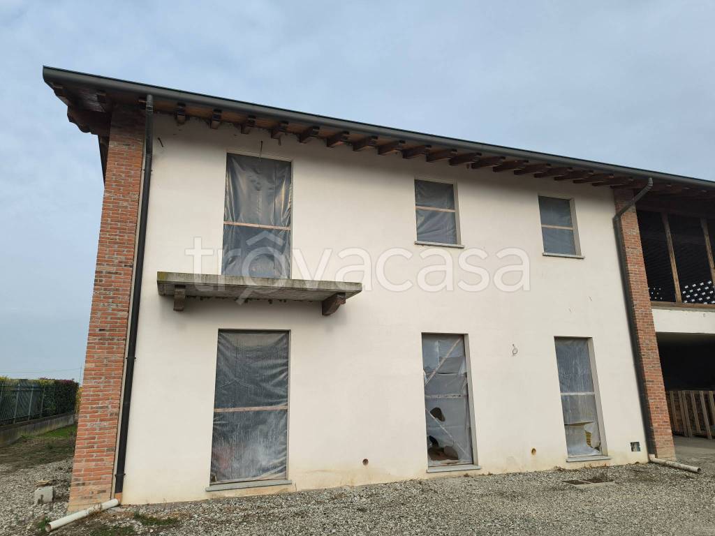 casa indipendente in vendita ad Inverno e Monteleone