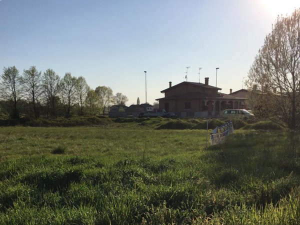 terreno edificabile in vendita ad Inverno e Monteleone