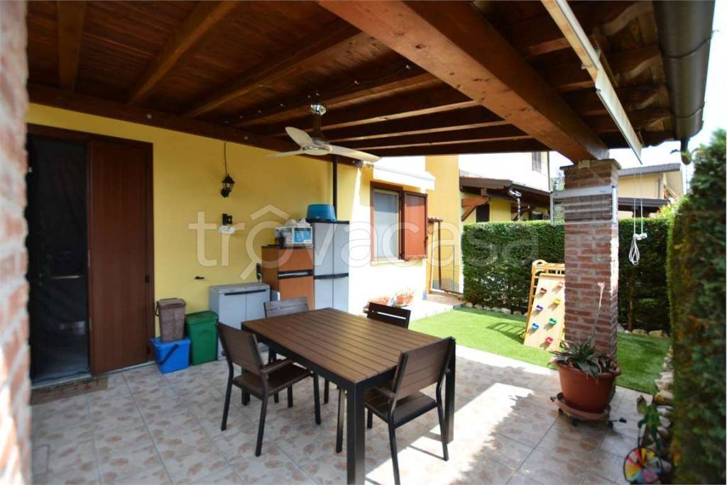 casa indipendente in vendita ad Inverno e Monteleone