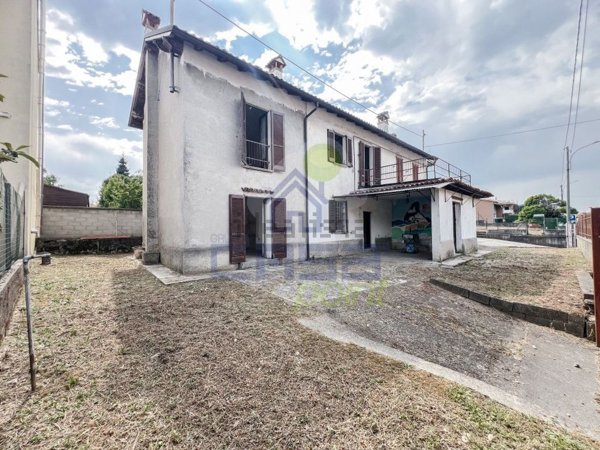casa indipendente in vendita ad Inverno e Monteleone