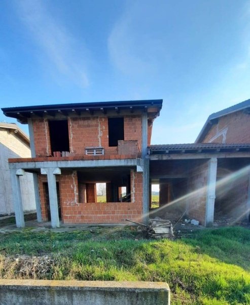 casa indipendente in vendita ad Inverno e Monteleone