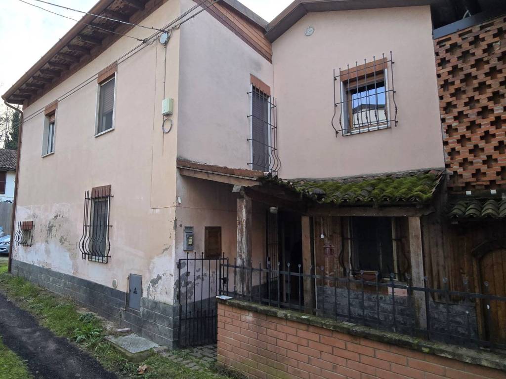 casa indipendente in vendita ad Inverno e Monteleone in zona Monteleone