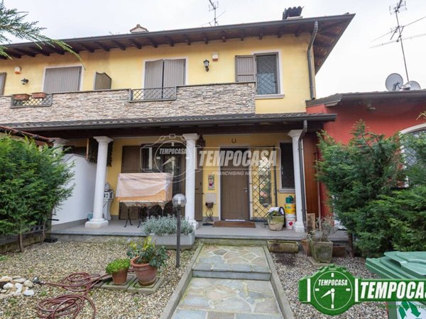 casa indipendente in vendita ad Inverno e Monteleone