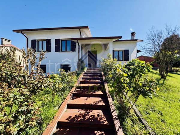 casa indipendente in vendita ad Inverno e Monteleone in zona Inverno