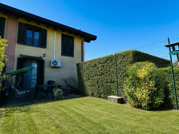 casa indipendente in vendita ad Inverno e Monteleone
