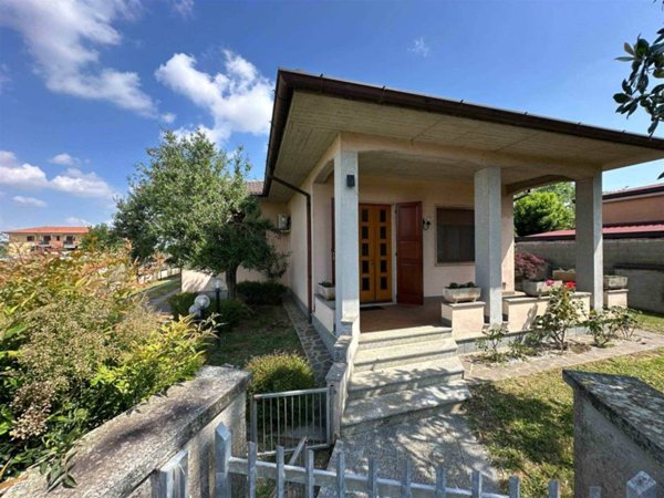 casa indipendente in vendita ad Inverno e Monteleone