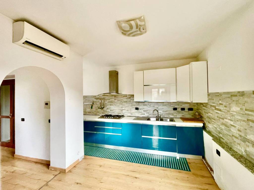 appartamento in vendita ad Inverno e Monteleone in zona Inverno