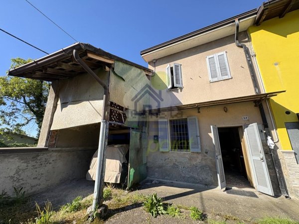 casa indipendente in vendita ad Inverno e Monteleone in zona Inverno