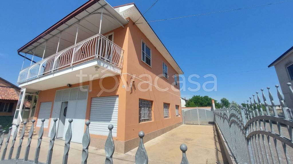 casa indipendente in vendita ad Inverno e Monteleone in zona Inverno