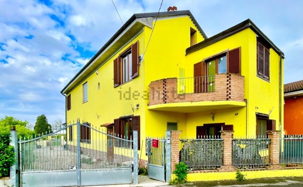casa indipendente in vendita ad Inverno e Monteleone in zona Inverno