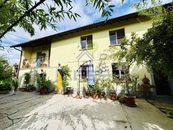 casa indipendente in vendita ad Inverno e Monteleone in zona Inverno