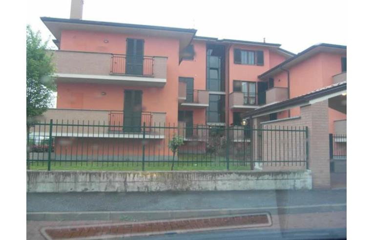 appartamento in vendita a Landriano in zona Pairana