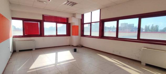 ufficio in vendita a Landriano