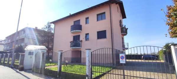 appartamento in vendita a Landriano in zona Pairana
