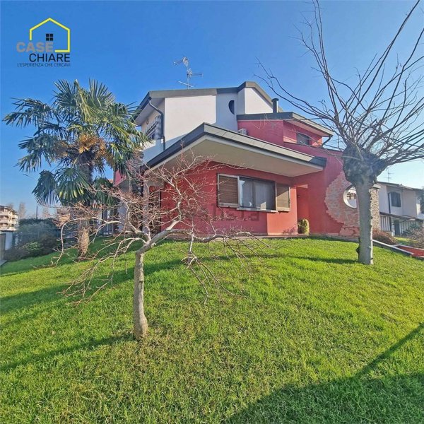 casa indipendente in vendita a Landriano