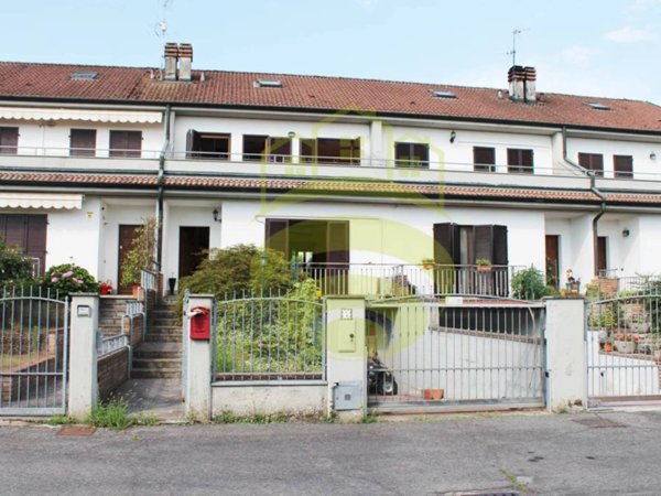 casa indipendente in vendita a Landriano in zona Pairana