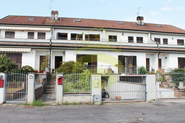 casa indipendente in vendita a Landriano in zona Pairana