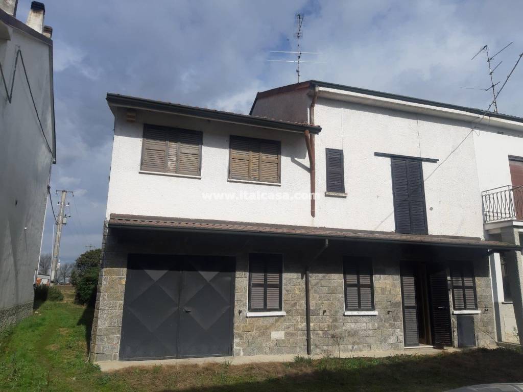 casa indipendente in vendita a Landriano