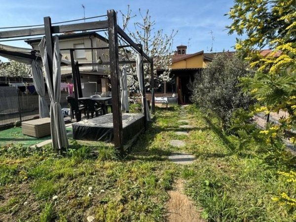 casa indipendente in vendita a Landriano