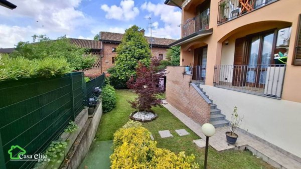 appartamento in vendita a Landriano in zona Pairana