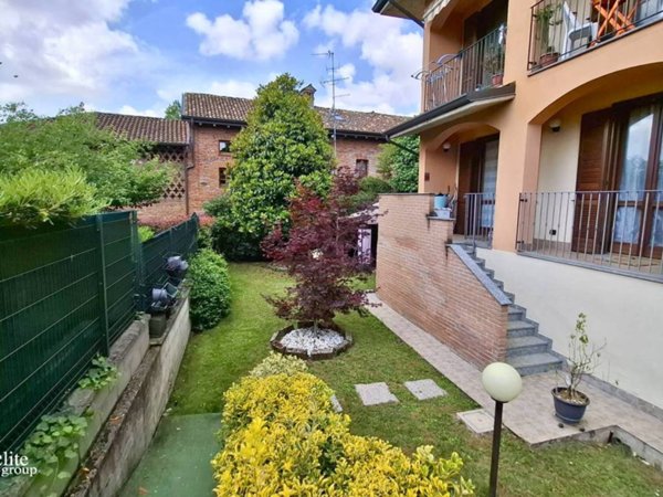 appartamento in vendita a Landriano in zona Pairana