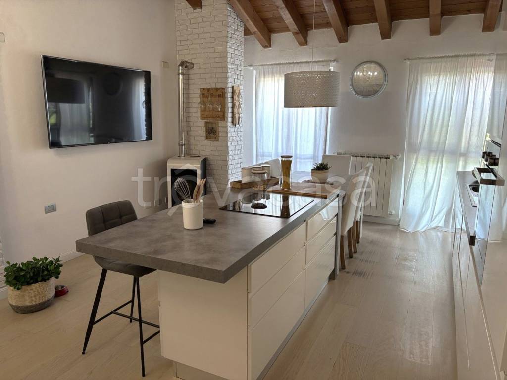 appartamento in vendita a Landriano