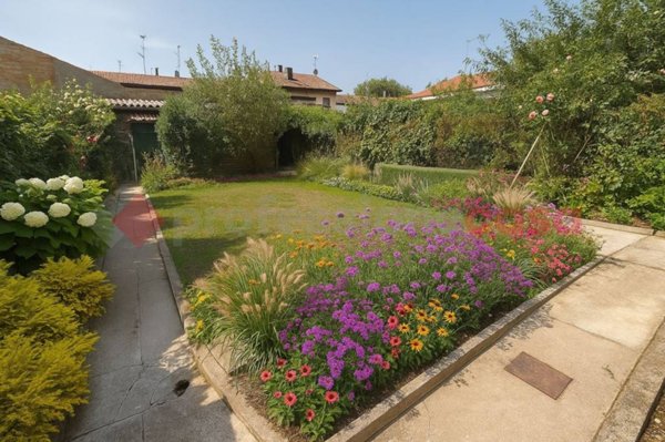 casa indipendente in vendita a Landriano