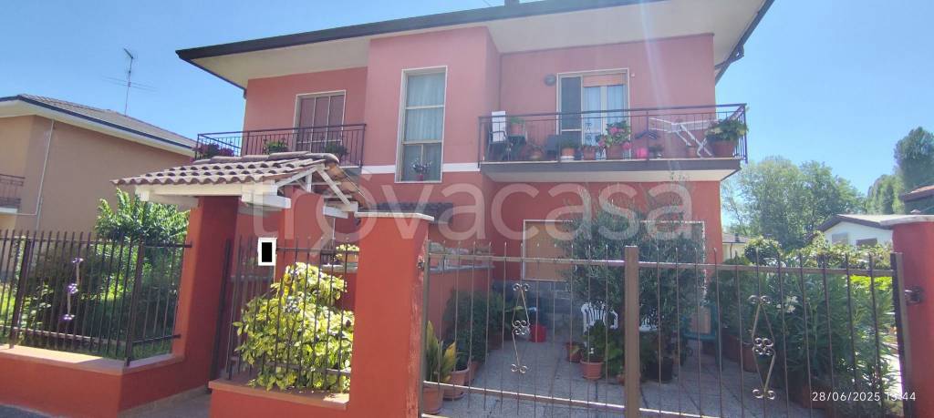 casa indipendente in vendita a Landriano