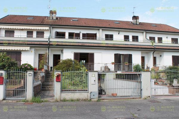 casa indipendente in vendita a Landriano in zona Pairana