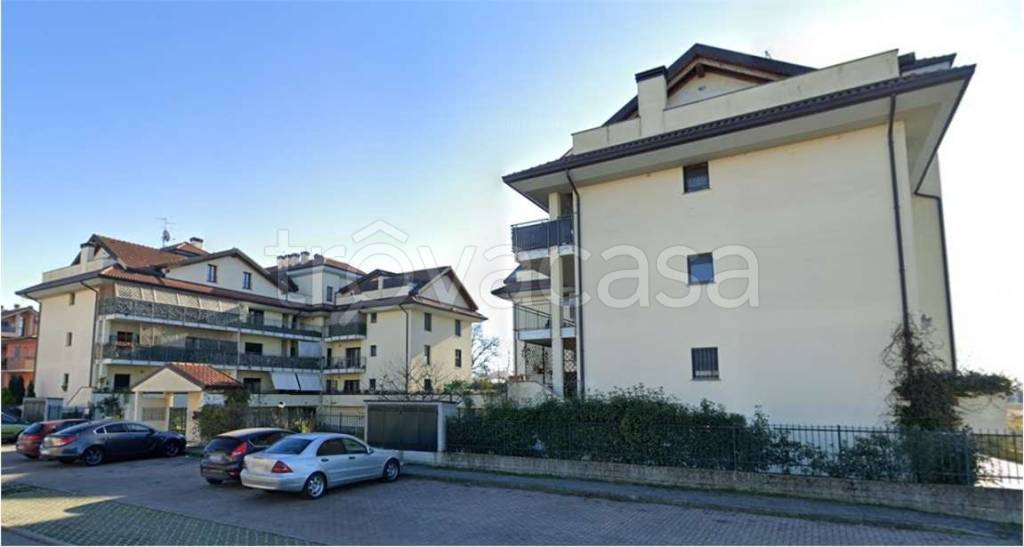appartamento in vendita a Landriano in zona Pairana