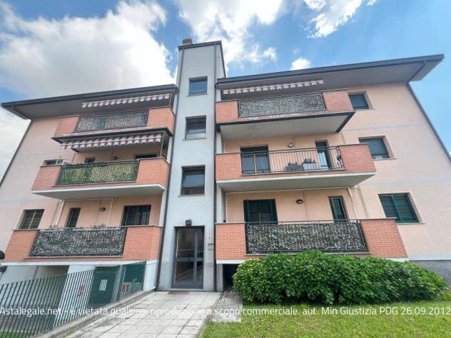 appartamento in vendita a Landriano in zona Pairana