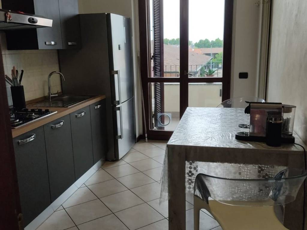 appartamento in vendita a Landriano in zona Pairana