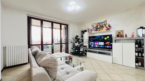 appartamento in vendita a Landriano in zona Pairana