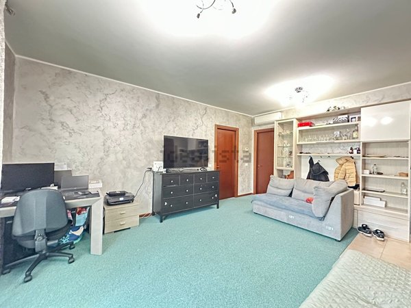 appartamento in vendita a Landriano in zona Pairana