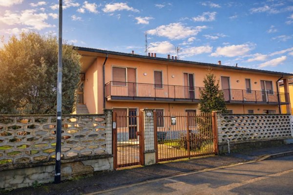 casa indipendente in vendita a Landriano in zona Pairana